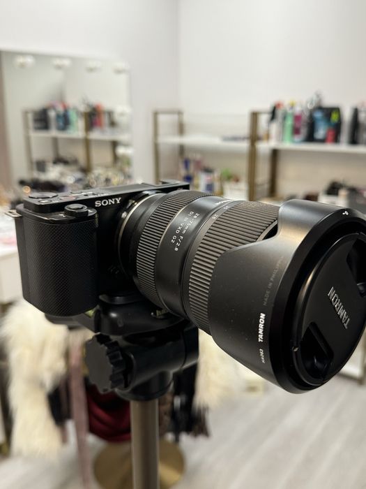 Sony ZV-E10 + dwa obiektywy + statyw
