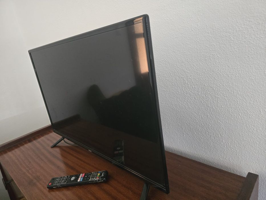 CHiQ 32-inch Smart TV444325527175178241