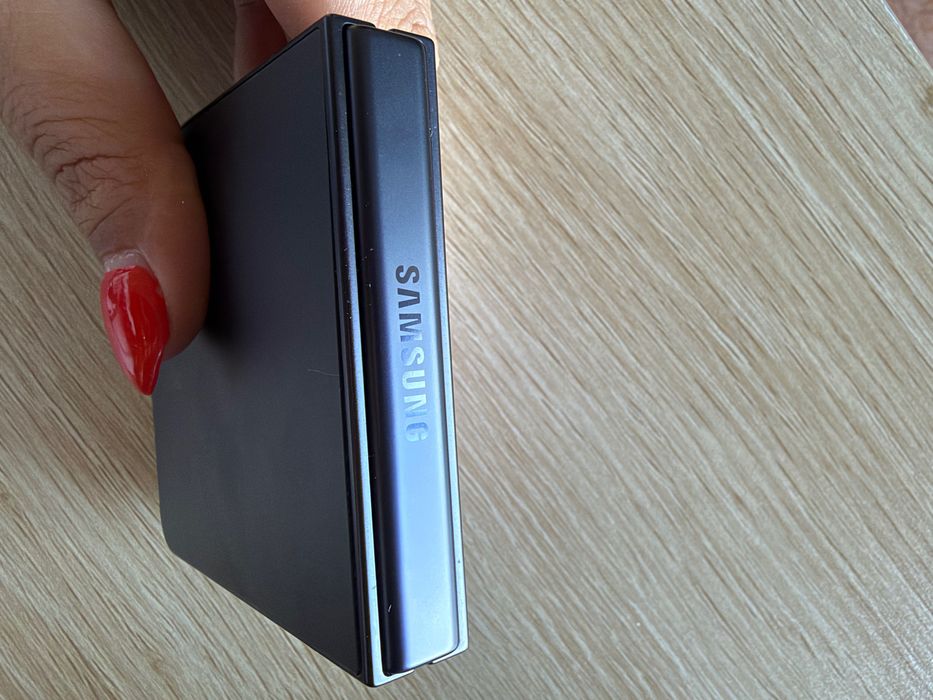 Samsung Zflip 7 com factura dentro da garantia