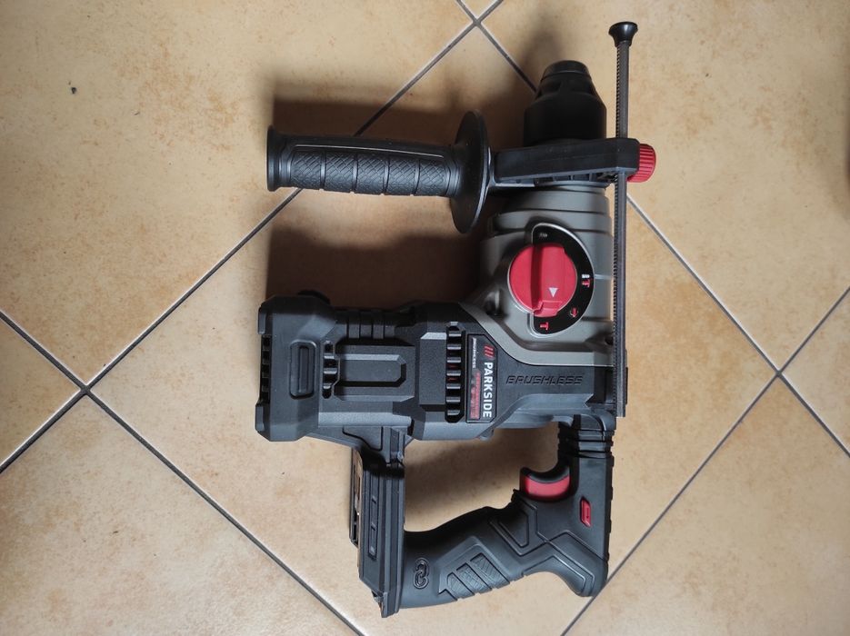 ПРОФЕСІЙНИЙ 3 Дж Акумуляторний перфоратор Parkside PKHAP 20-Li D4