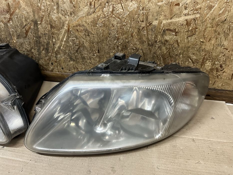 Передні фари Chrysler Voyager 3 Крайслер Вояжер 3 2001-2007