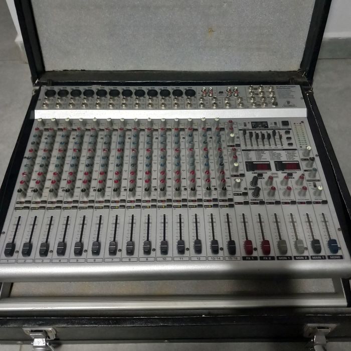 Powermixer Behringer