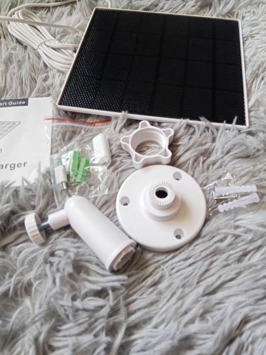 Panel solarny do kamery