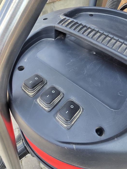 Пилосос Швейцарія Три мотори!