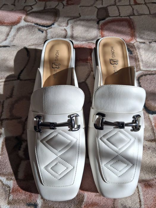 Шльопанці жіночі