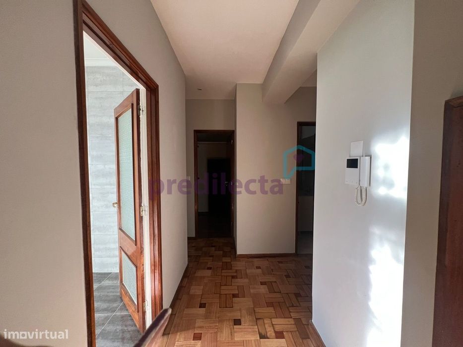 REF4149 - T2 Faria Guimarães, Porto
