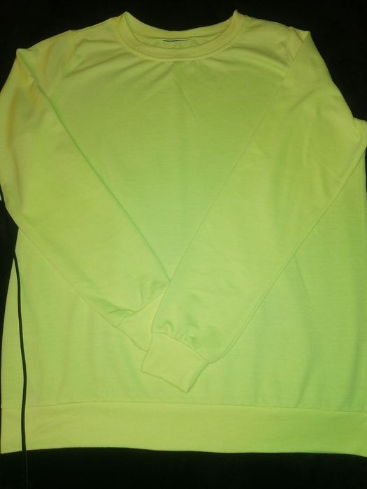 Bluza w jaskrawej zieleni r. 38