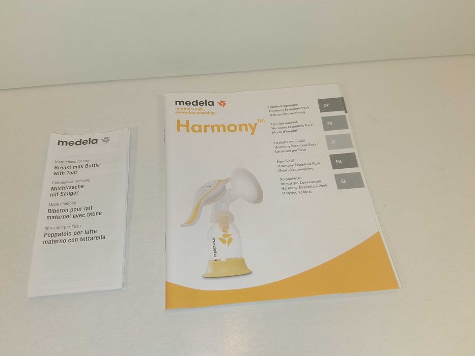 A074 Laktator Ręczny Medela Harmony Essentials Pack Zestaw Akcesoriów