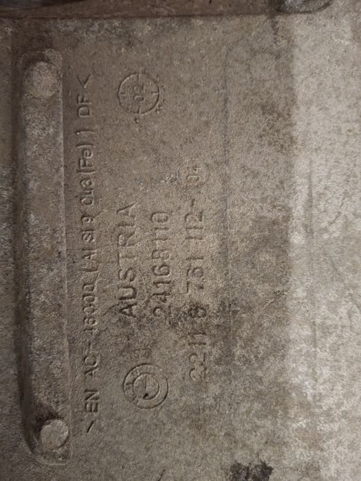 Łapy silnika z poduszkami e60 m54b30