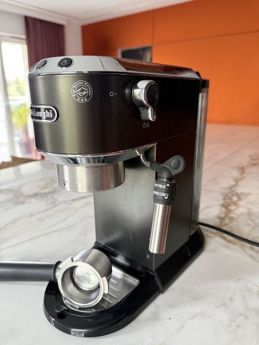 Ekspres kolbowy DeLongi