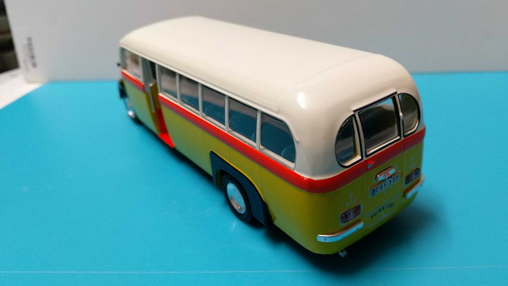 Ford Thames ET7 Bus LaValetta-Malta: Miniatura Hachette/IXO esc 1/43