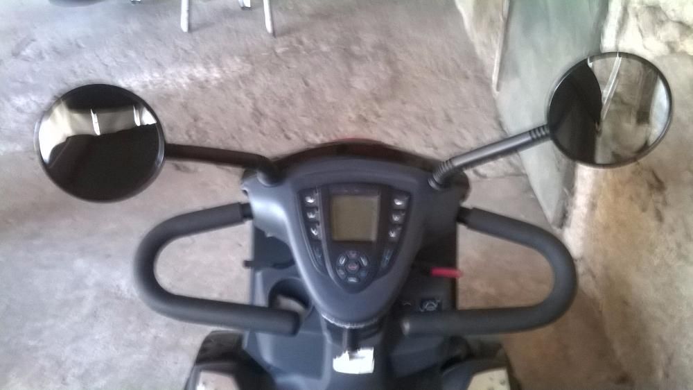 Mota de 4 rodas para idoso