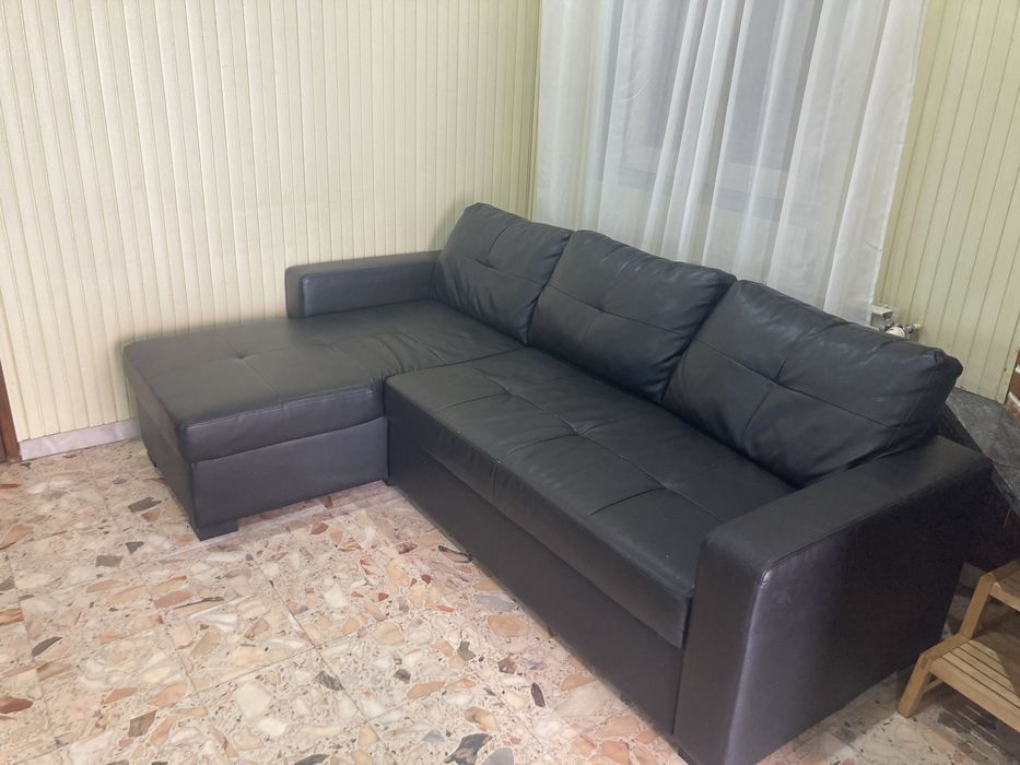 Sofá-Cama Preto Usado