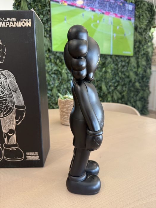 Boneco Kaws 37Cm