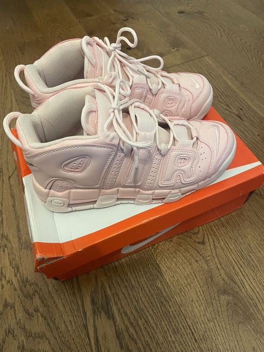 Buty różowe nike uptempo