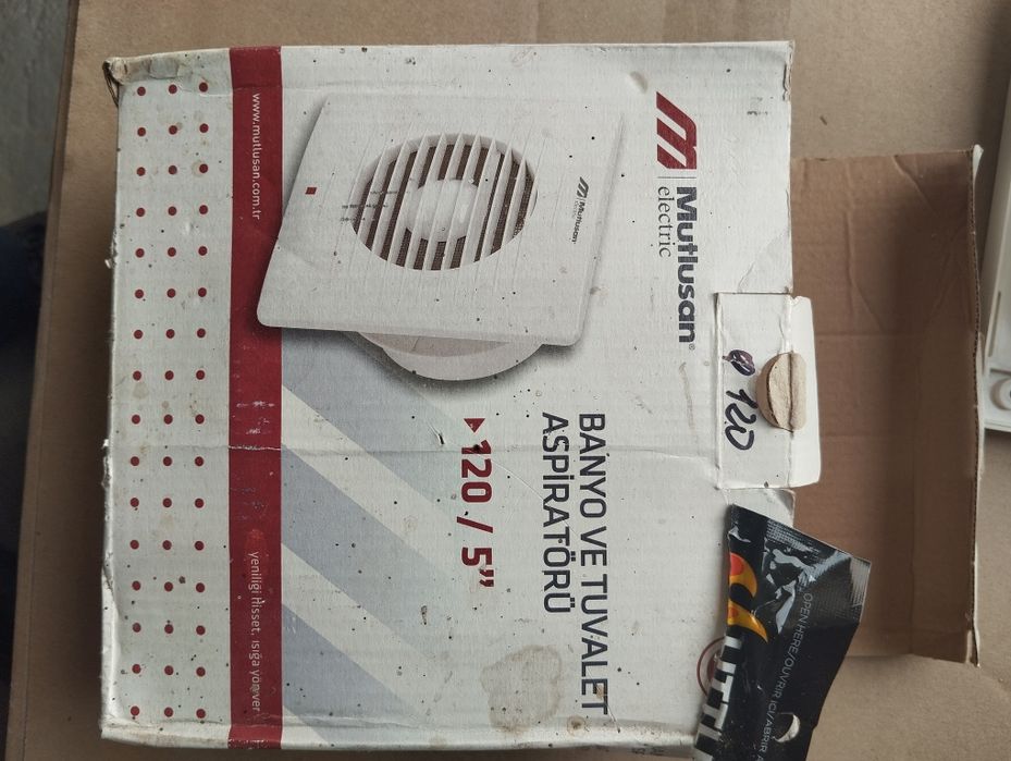 Вентилятор для вытяжки.