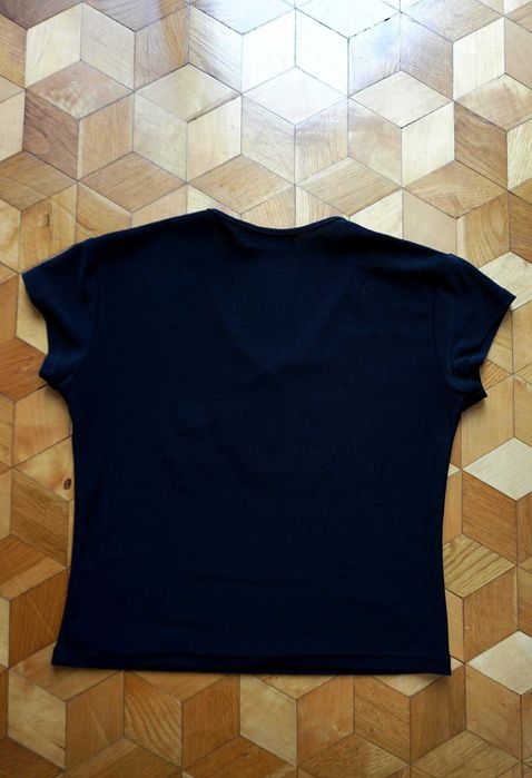 T-shirt czarny M 38 z dekoltem dekolt nadrukiem nadruk koszulka top