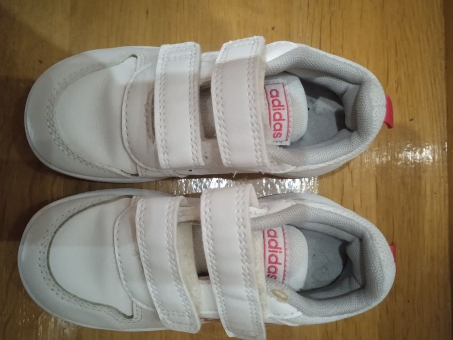 Buciki dla dziewczynki 24