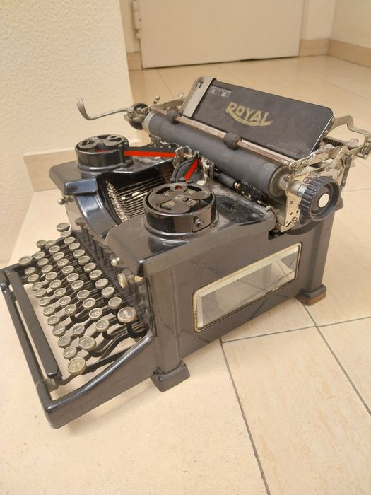 Máquina de Escrever Antiga Royal Model 10 (Anos 20) - Visores de Vidro