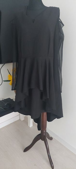 Polecam piekna aukienka tył dłuższy przód krotszy rękawki tiul ozdobne