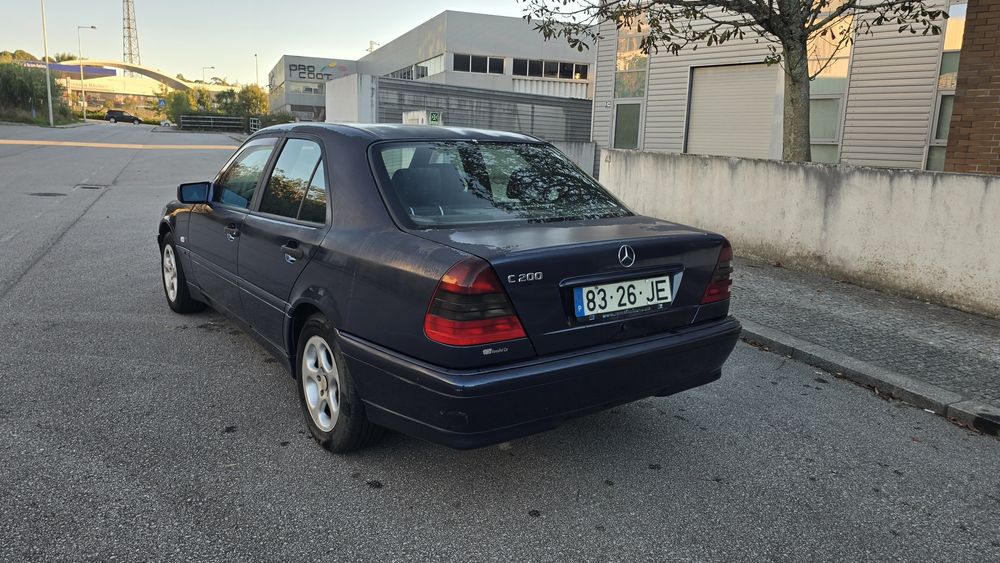 Mercedes-Benz C200