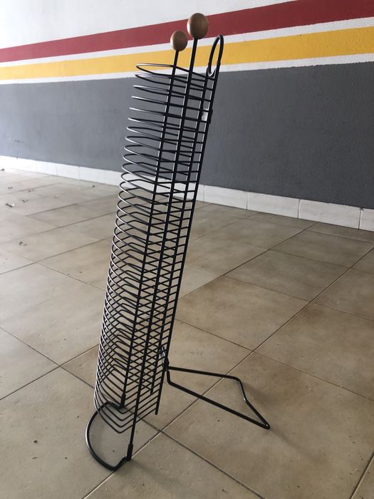 Porta cd ou dvd em ferro e madeira, impecável