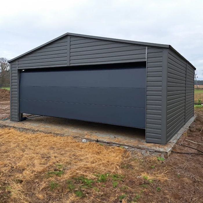 Garaż blaszany jednostanowiskowy 6x5.8 m - Dach dwuspadowy, Brama segm