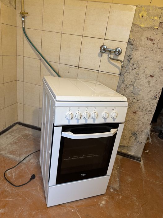 Kuchenka gazowo-elektryczna BEKO –4 palniki