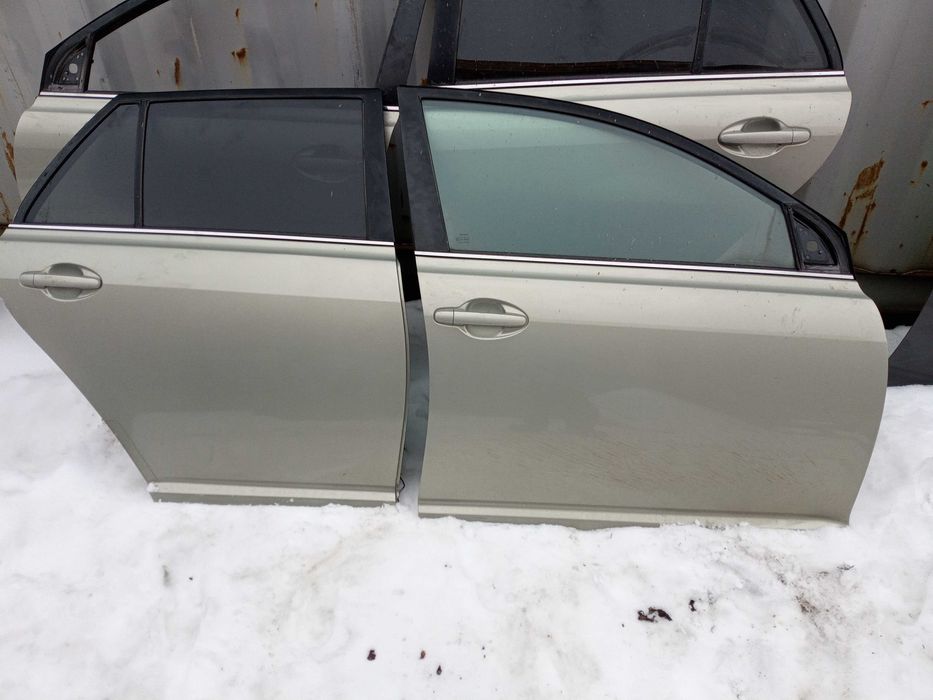 toyota AVENSIS T25 drzwi PRAWY PRZÓD kolor 6t1 03-08
