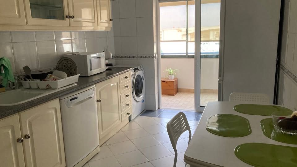 Quarto para Arrendar - Perto da Universidade e Hospital
