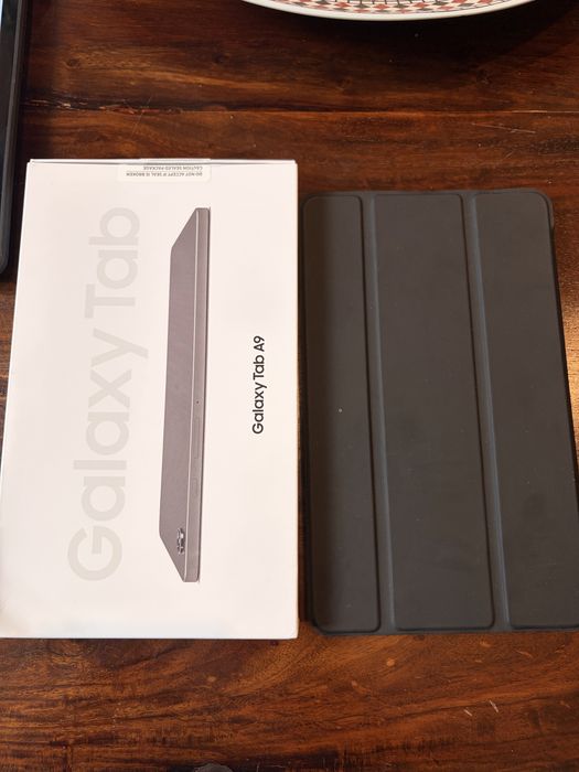 Samsung Galaxy Tab A9 LTE 8/128 GB SM-X115 + pudełko + etui