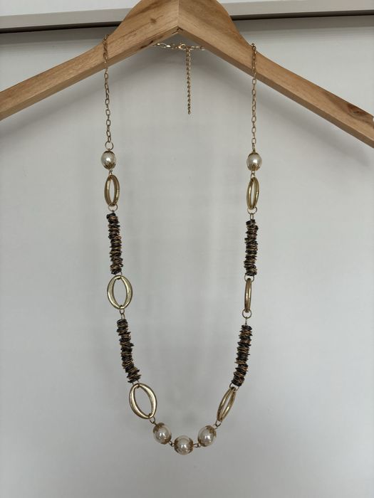Dlugi wisiorek naszyjnik zloty z perlami