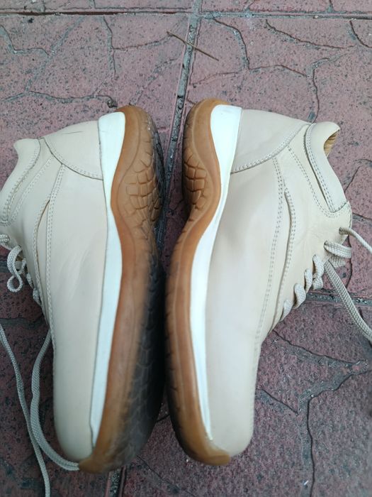 Жіночі кросівки Італія