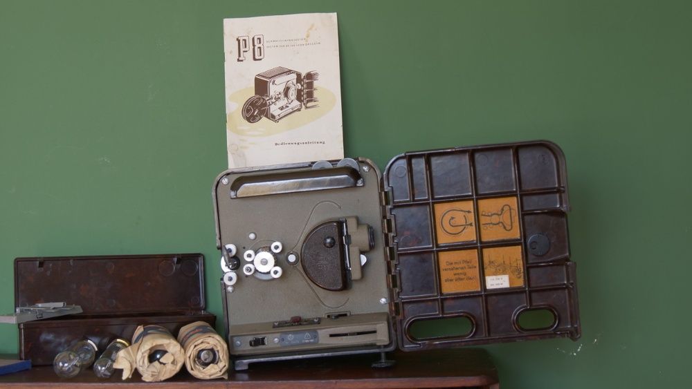 8mm Film Projector