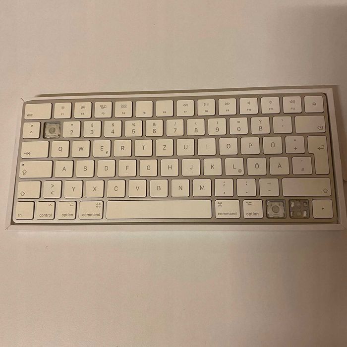 Apple Magic Keyboard QWERTZ MLA22D/A DEUTSCH Uszkodzona!