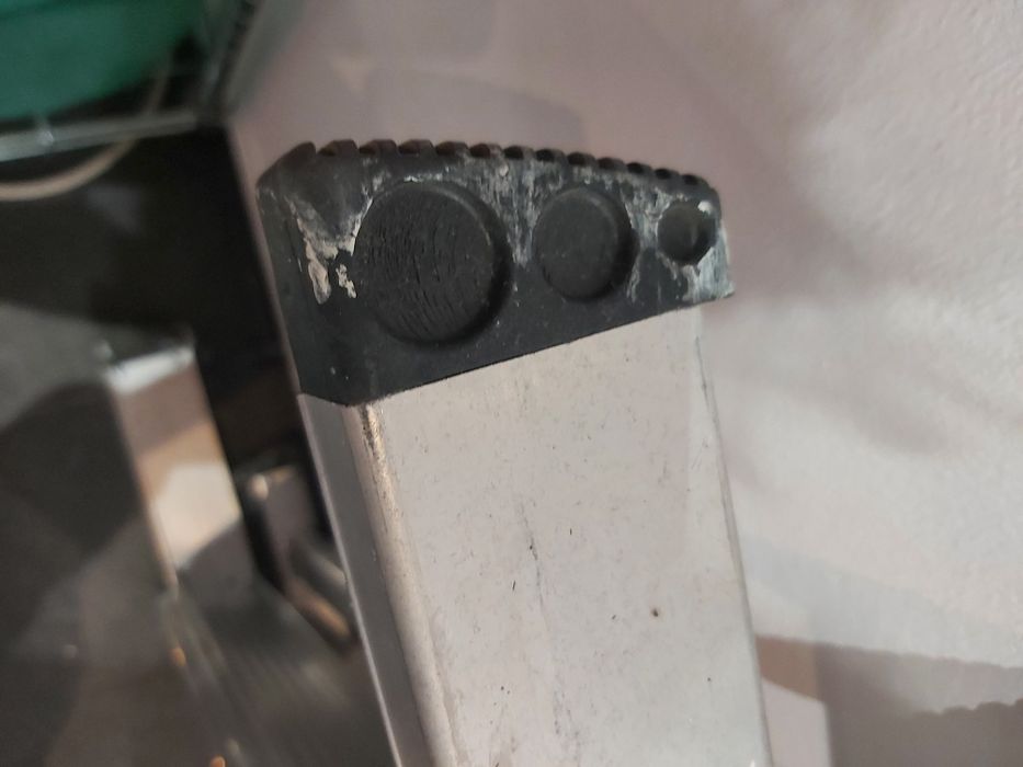 Escadote de alumínio STEPTREK EXTREME 9 degraus