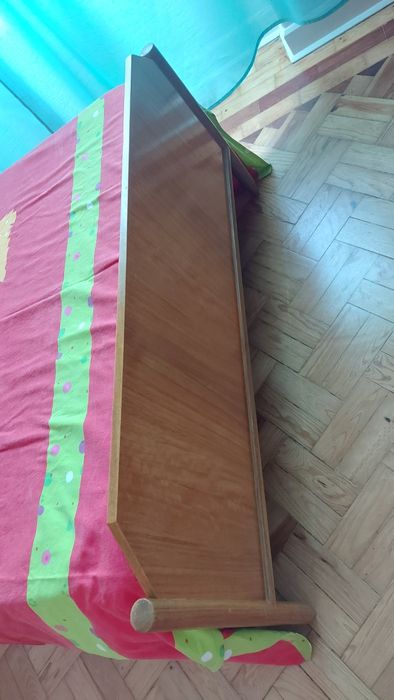 Cama de pinho maciço com colchão