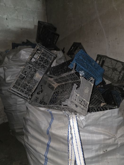 Продам лом пластикових ящиків