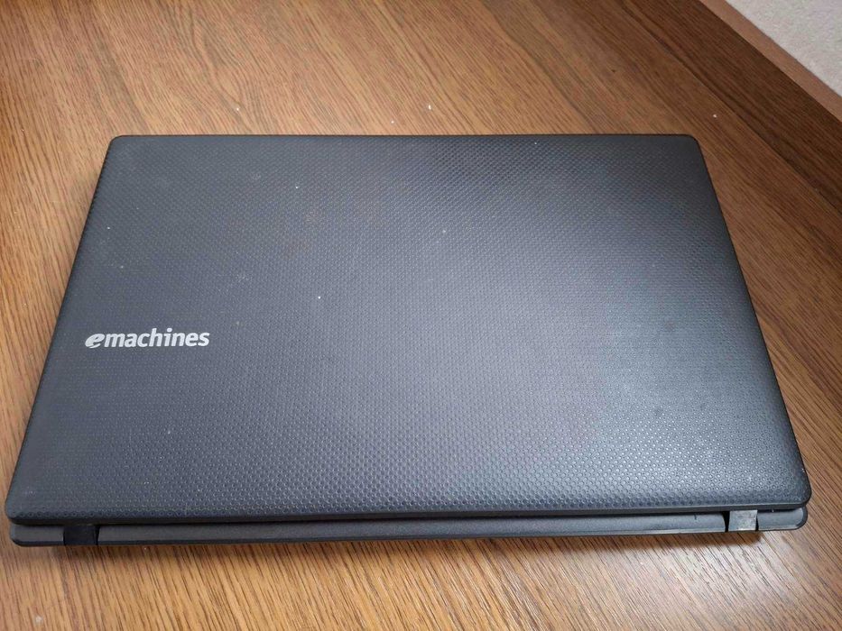 Продається ноутбук eMachines HM55-CP