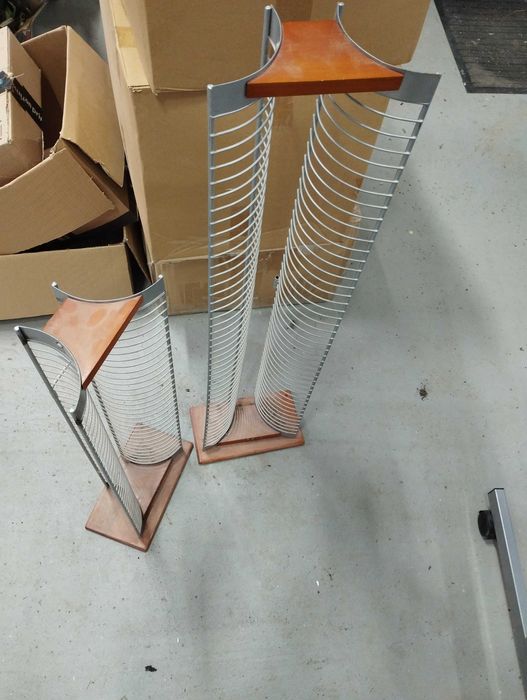 guarde DVD metalico e madeira