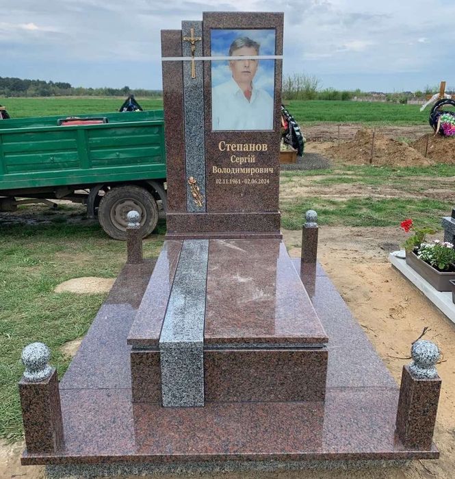 Виготовлення  Памятників і їх встановлення від виробника Горохів