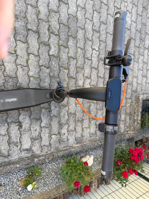 Trotinete Elétrica Ninebot E2 PRO