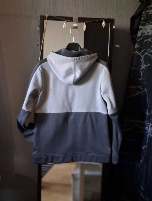 Rozpinana bluza Reebok z kapturem