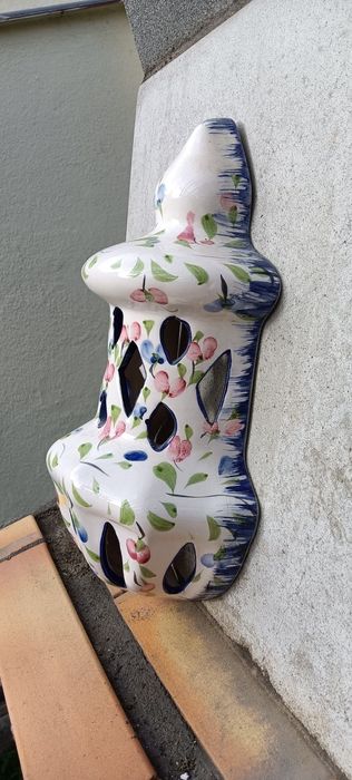 Candeeiros de parede em loiça