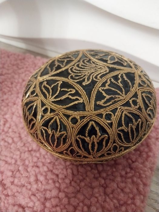 Бронзовая шкатулка