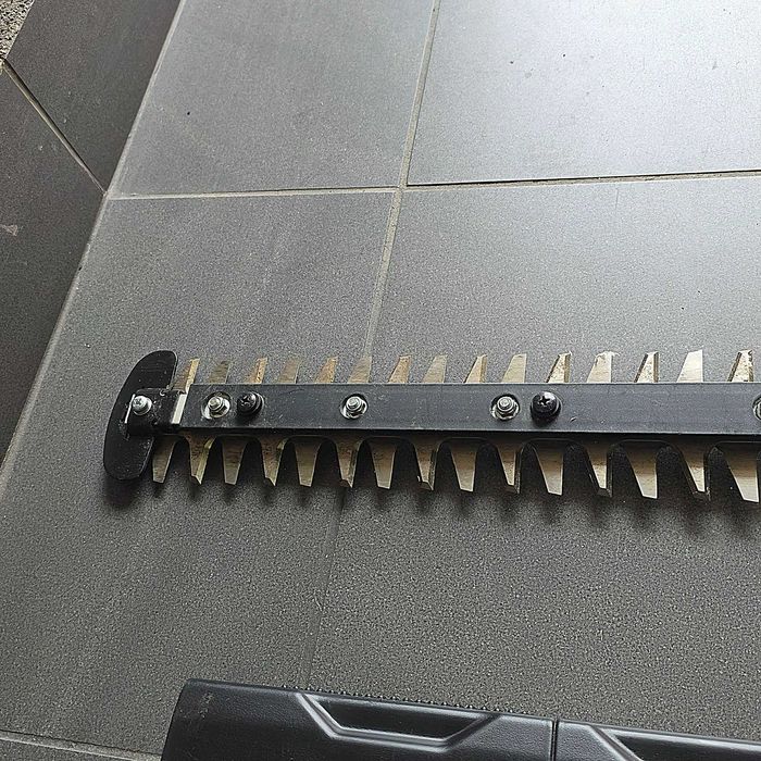 Nożyce akumulatorowe Makita Uh007 stan bdb BLDC XPG