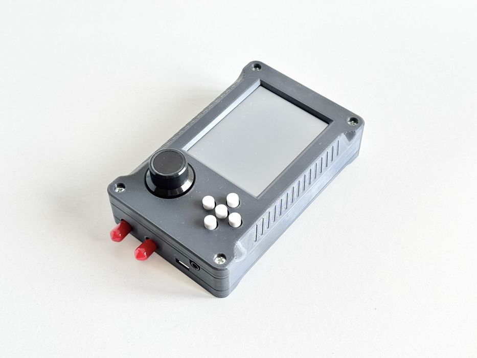 Продам SDR приймач-передавач HackRF One з модулем Portapack H2