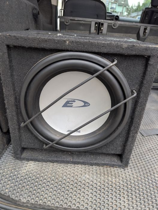 Сабвуфер alpine 800w