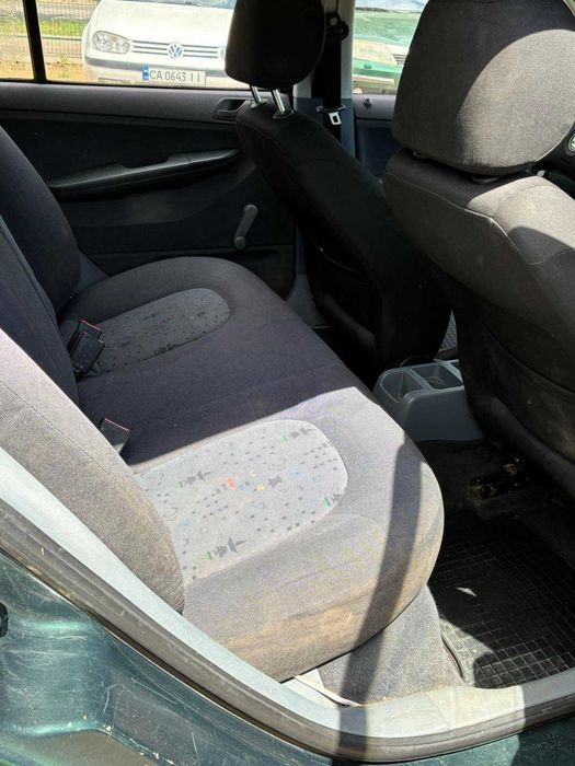 Skoda Fabia 1.4 бензин 2002 год