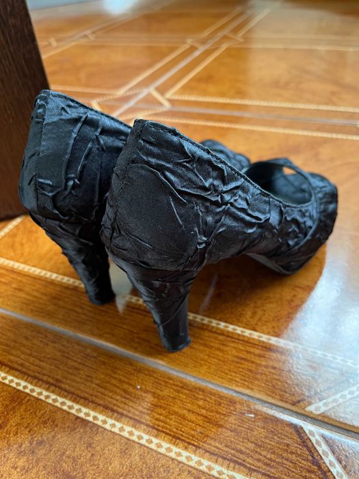 Sapatos de salto alto